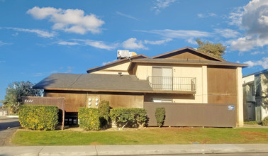 Isla Verde Fourplex in Bakersfield, CA - Building Photo - Other