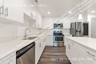 875 S Depot St in Clearfield, UT - Building Photo - Building Photo
