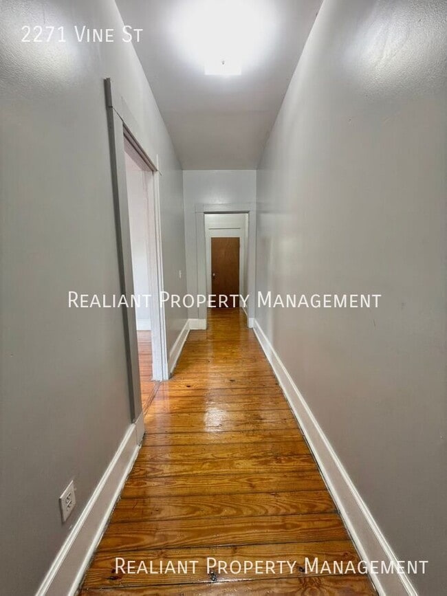 2271 Vine St in Cincinnati, OH - Building Photo - Building Photo