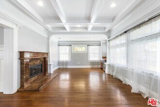 2230 W 30th St in Los Angeles, CA - Building Photo - Building Photo