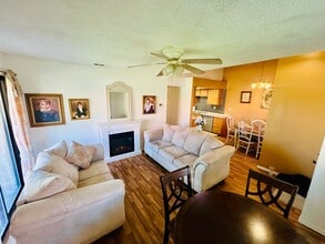 19256 Cottonwood Dr in Apple Valley, CA - Building Photo - Building Photo