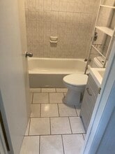 75-79-79 11th St, Unit 75-5 in Troy, NY - Foto de edificio - Building Photo