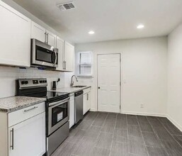 1266-1268 Byewood Ln SW in Atlanta, GA - Building Photo - Interior Photo