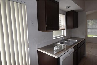 3240 Brewster Dr in Kissimmee, FL - Building Photo - Building Photo