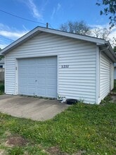 1212 Elk St in Beatrice, NE - Building Photo - Building Photo