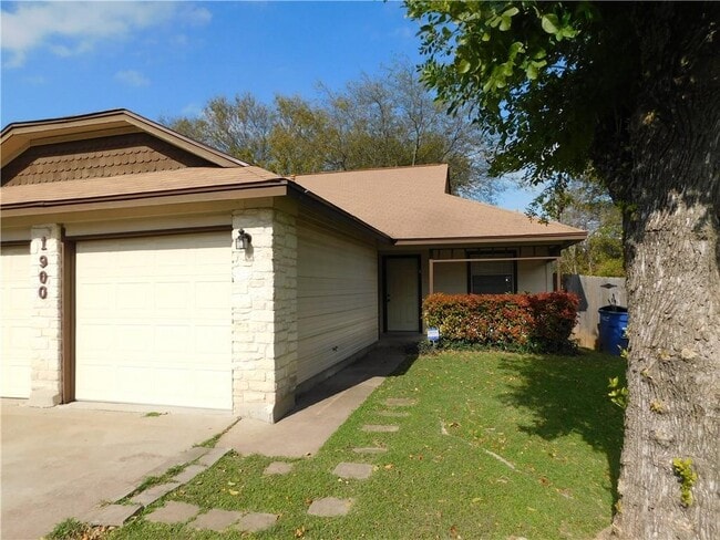 property at 1900 Prairie Knoll Ct