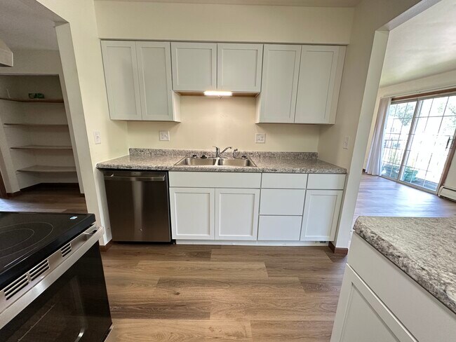 Georgetown Apartments in Portage, WI - Building Photo - Building Photo