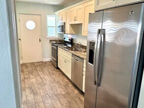 7 E St, Unit A in St. Augustine, FL - Building Photo - Building Photo