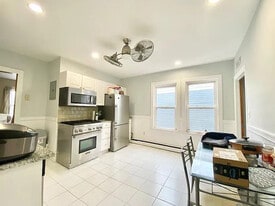 137 Marcella St, Unit 3 in Boston, MA - Building Photo