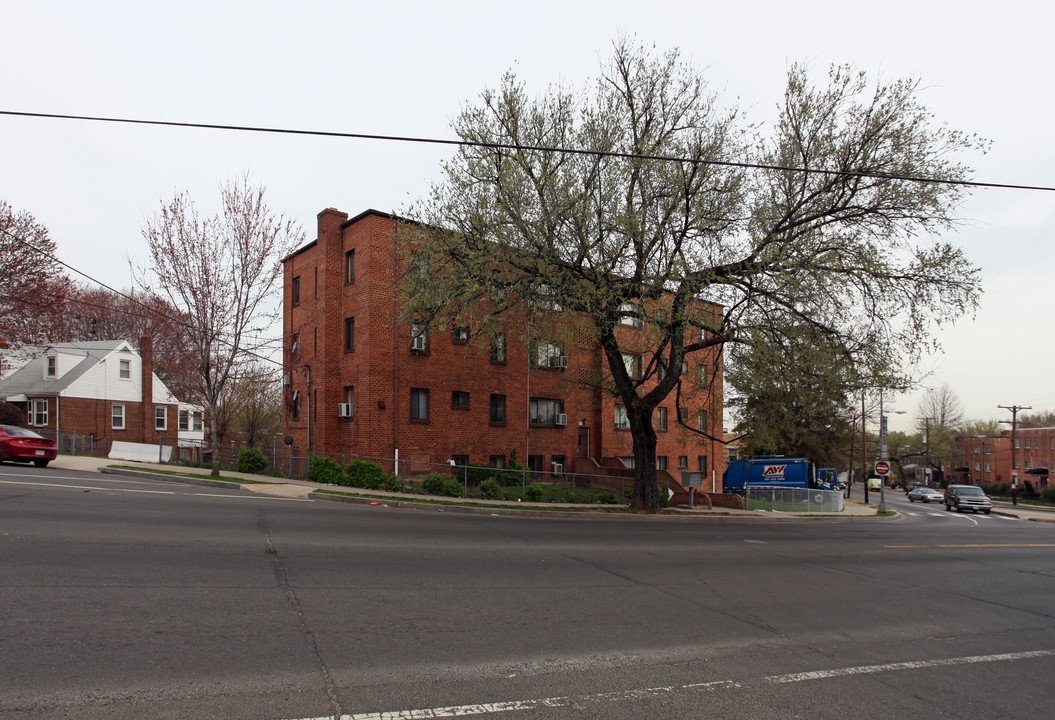 4730 Southern Ave SE in Washington, DC - Building Photo