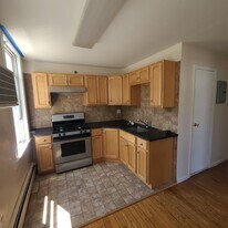 42 Parsons St in Yonkers, NY - Building Photo