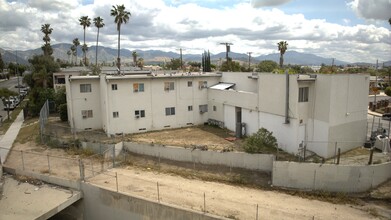 14700 Hubbard Ave in San Fernando, CA - Building Photo - Building Photo