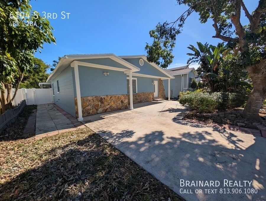 6104 S 3rd St in Tampa, FL - Building Photo
