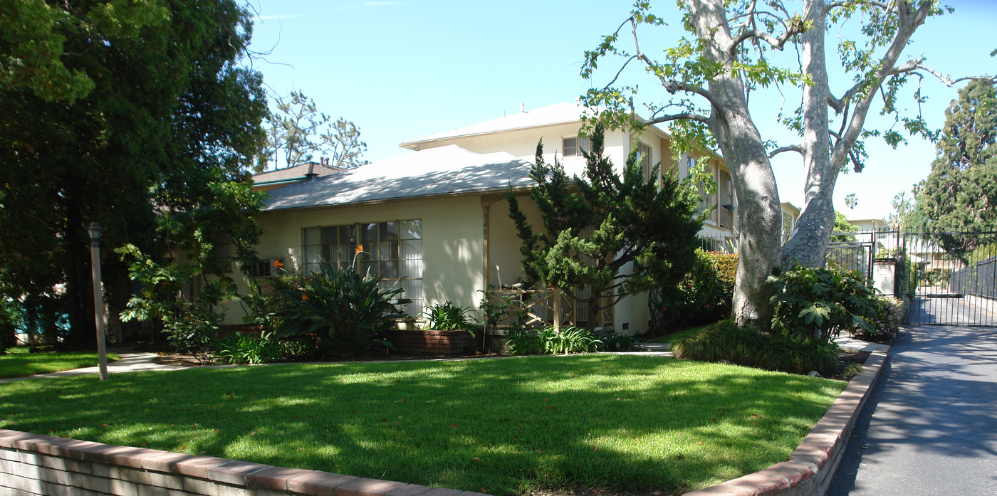 1401 N Los Robles Ave in Pasadena, CA - Building Photo