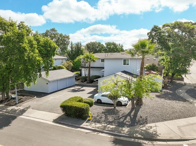 property at 10 3rd St