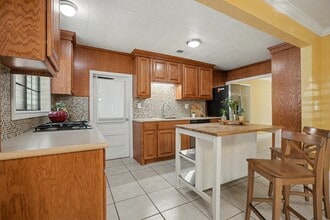 130 San Fernando Dr in Galveston, TX - Foto de edificio - Building Photo