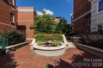 401 N Church St in Charlotte, NC - Building Photo - Building Photo