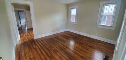 2401 Spring Garden St, Unit B in Greensboro, NC - Building Photo - Building Photo