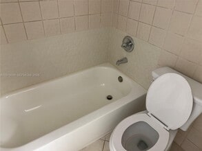 8305 SW 152nd Ave in Miami, FL - Foto de edificio - Building Photo