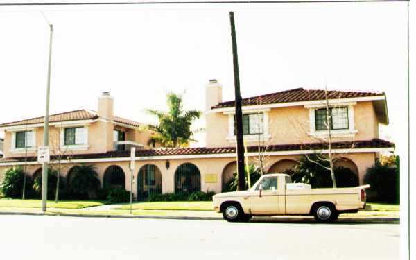 10791-10809 Cherry St in Los Alamitos, CA - Building Photo - Building Photo