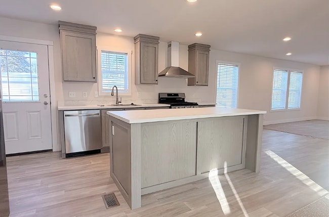 property at 17050 Coventry Ln