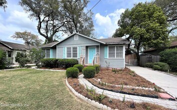 4233 Colonial Ave in Jacksonville, FL - Building Photo - Building Photo