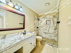 5846 Sun Farm in San Antonio, TX - Building Photo - Building Photo