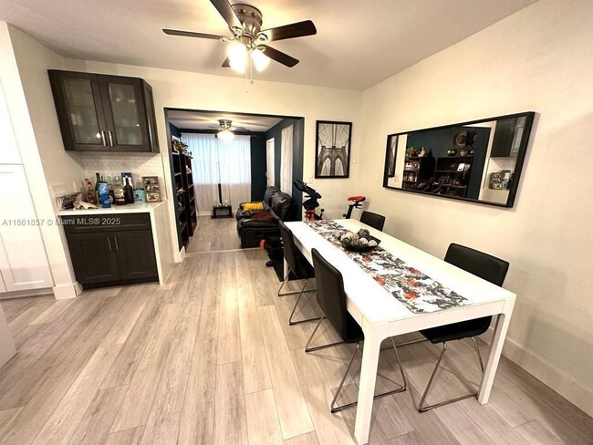 2751 SW 4th Ct in Fort Lauderdale, FL - Foto de edificio - Building Photo