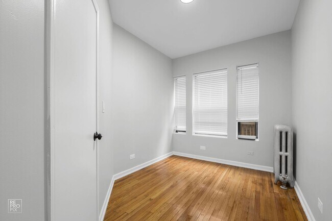 6101 S Langley Chicago, IL 60637 in Chicago, IL - Foto de edificio - Building Photo