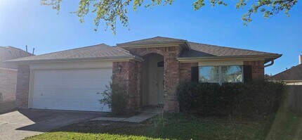 7402 Spring Creek Cir in Baytown, TX - Building Photo - Building Photo