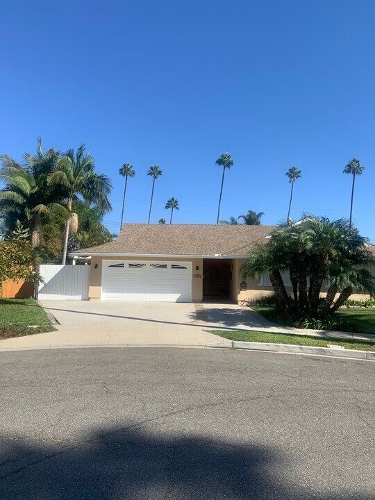 3124 Monroe Way in Costa Mesa, CA - Building Photo
