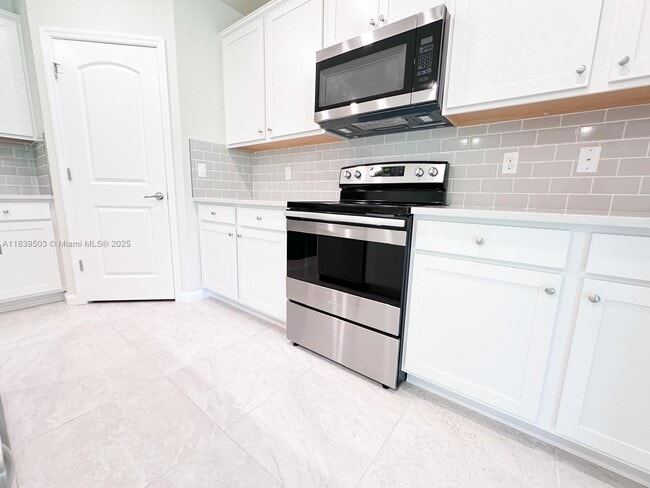 5253 Jasper Square in Vero Beach, FL - Foto de edificio - Building Photo