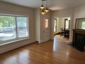 713 Lake Dr SE in Grand Rapids, MI - Building Photo - Building Photo