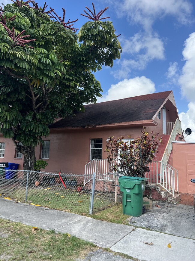 1850 Nw 24th Ct in Miami, FL - Building Photo - Building Photo