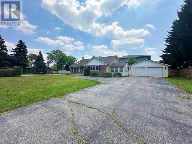 1665 Orford St in Windsor, ON - Building Photo - Building Photo