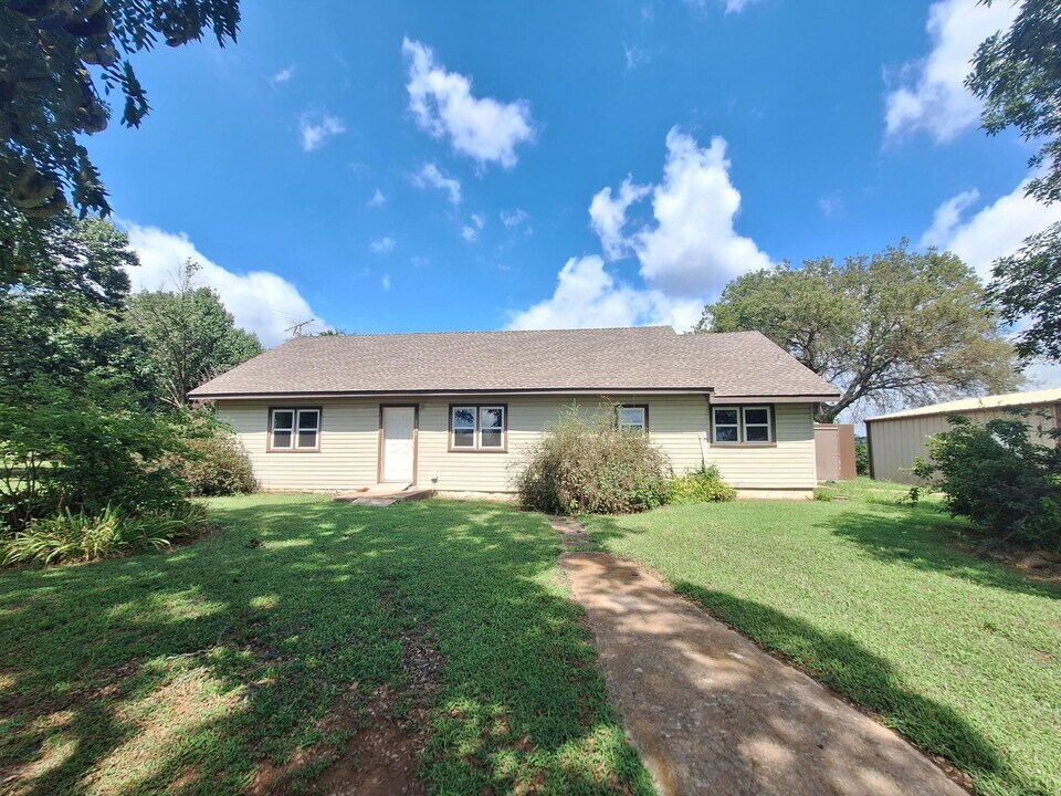 3405 N Redlands Rd in Stillwater, OK - Building Photo