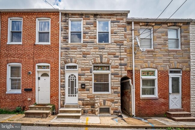property at 417 S Madeira St
