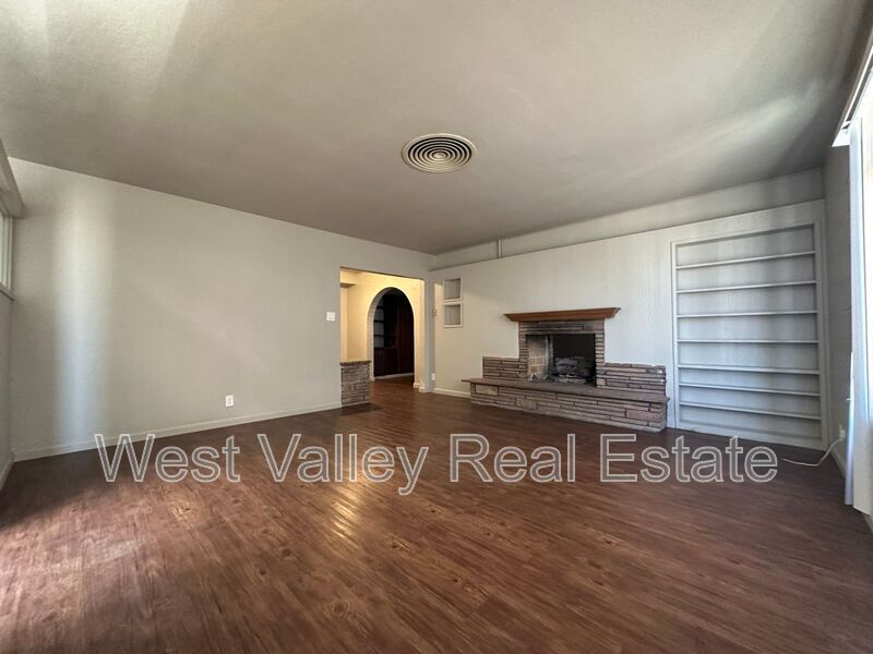 422 1/2 North St in Taft, CA - Building Photo