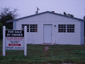 230 Palm Ct in Delray Beach, FL - Building Photo - Building Photo