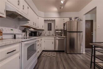 555 Sloop Rd in Pittsburgh, PA - Building Photo - Building Photo
