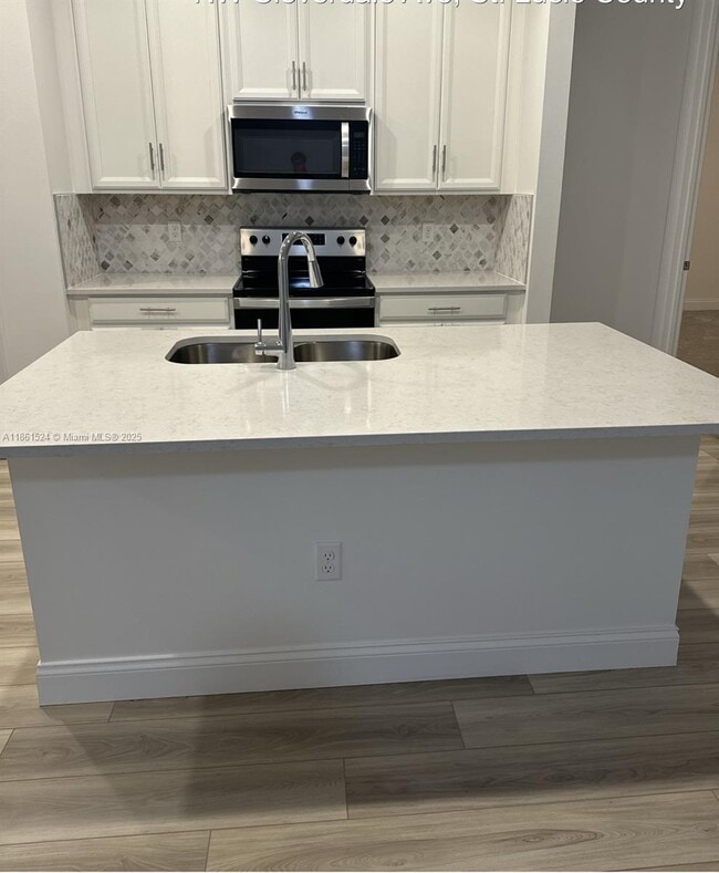 property at 6576 Cloverdale Ave