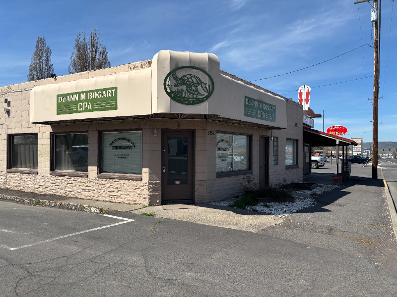 3952 S 6th St in Klamath Falls, OR - Foto de edificio
