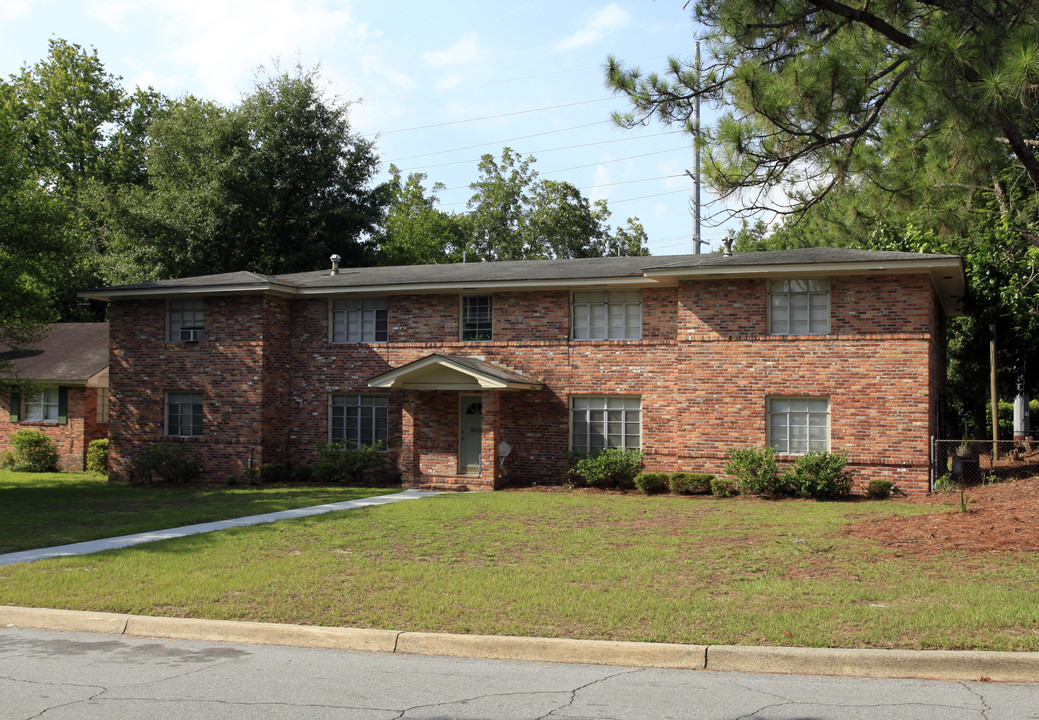 1 E 60th St in Savannah, GA - Building Photo