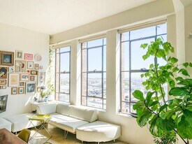 315 E 8th St, Unit 702 in Los Angeles, CA - Building Photo