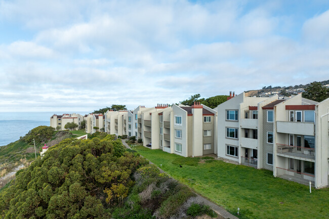 5015 Palmetto AVE in Pacifica, CA - Building Photo - Building Photo