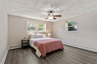 1105 Lexington St in Waltham, MA - Building Photo - Building Photo