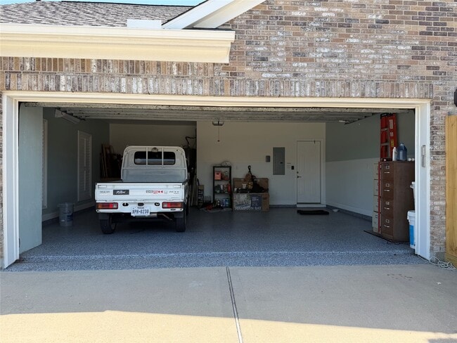 property at 5525 Swan Dr