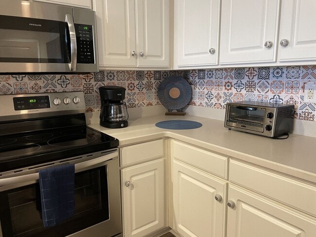 395 S Crow Creek Dr in Calabash, NC - Building Photo - Building Photo