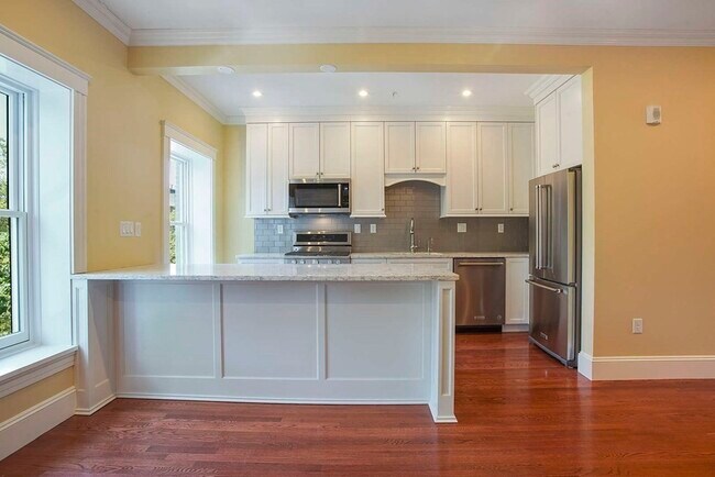 73 Rutland St, Unit 4