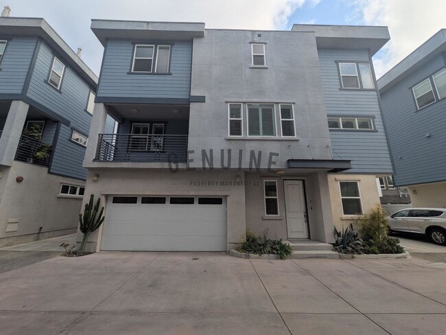 2070 Maple Ave in Costa Mesa, CA - Building Photo - Building Photo